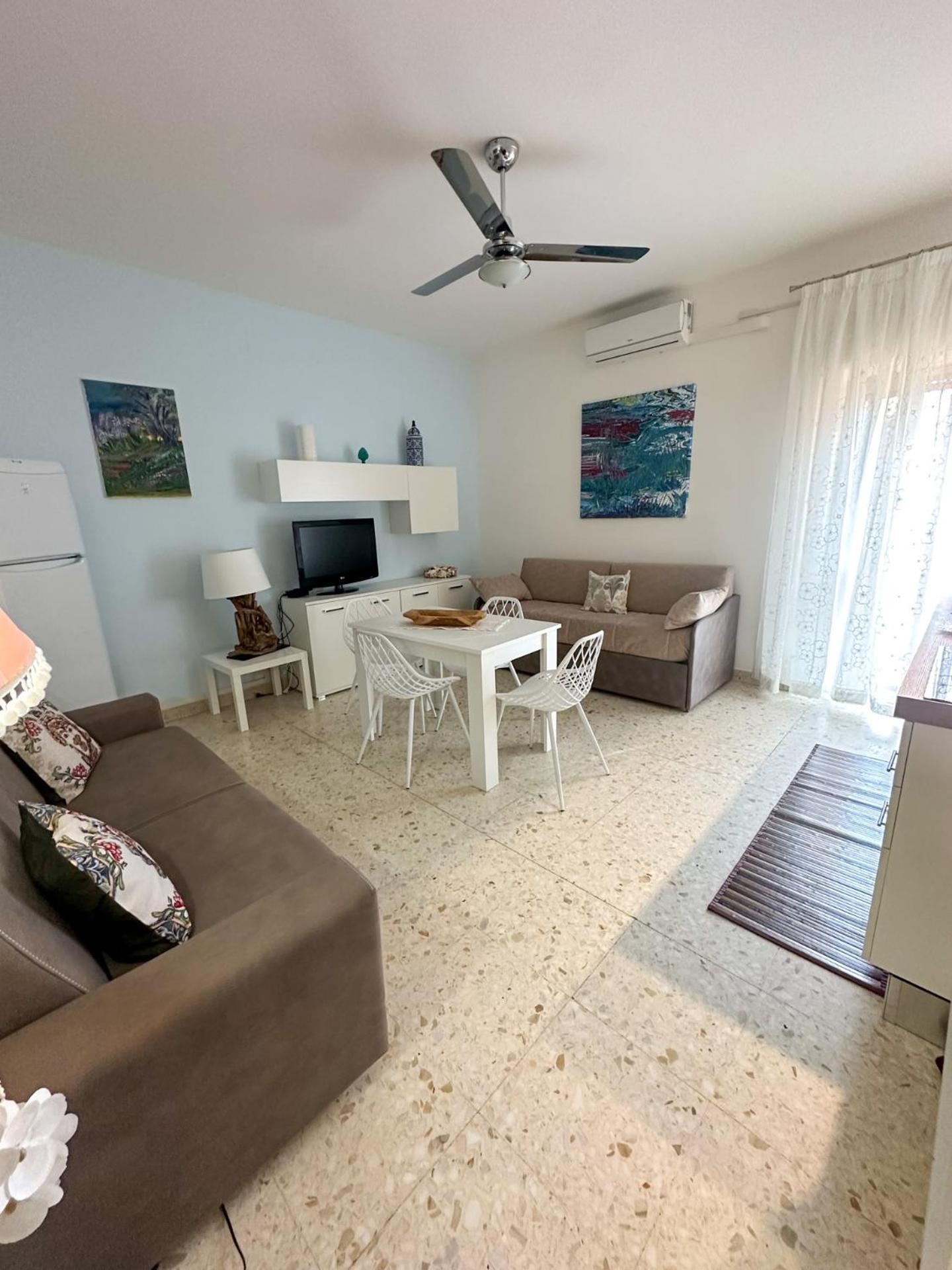 Kalos Apartments Милацо Екстериор снимка