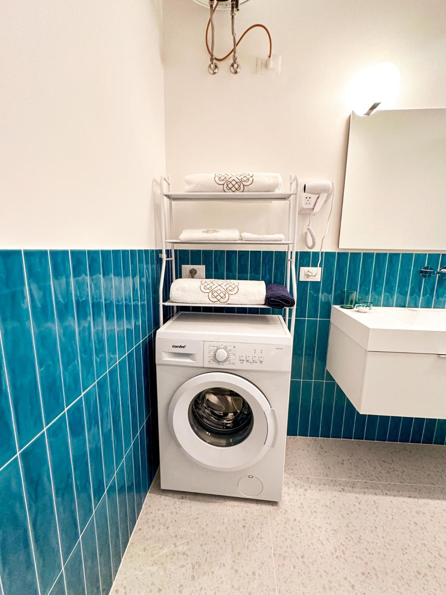 Kalos Apartments Милацо Екстериор снимка